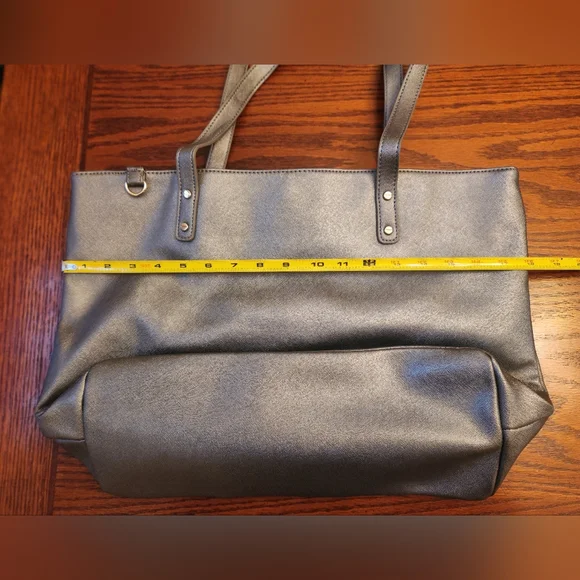 Silver Metallic Tote - Picture 7 of 8